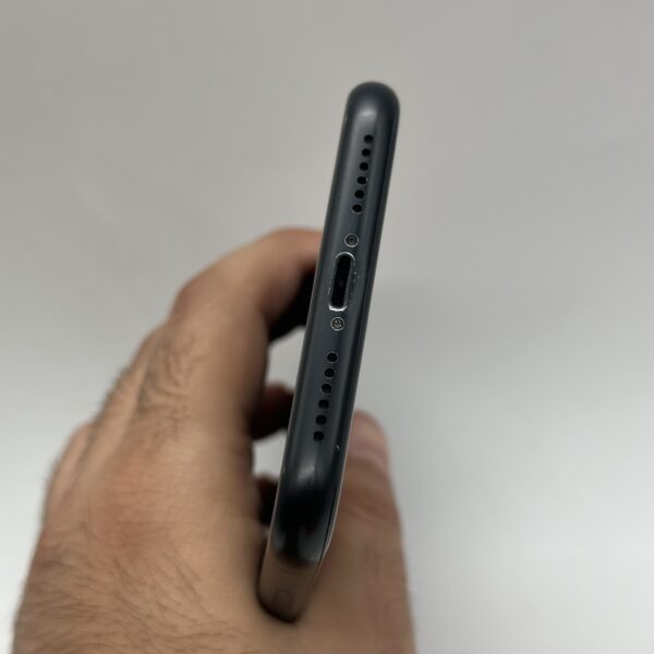 گوشی آیفون XR دست دوم رنگ مشکی ظرفیت ۱۲۸گیگ دو سیم کارت CH/A