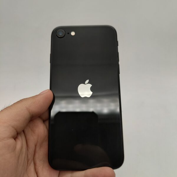 گوشی موبایل دست دوم اپل مدل iPhone SE 2020 پارت نامبر LL/A ظرفیت ۱۲۸ گیگابایت مشکی