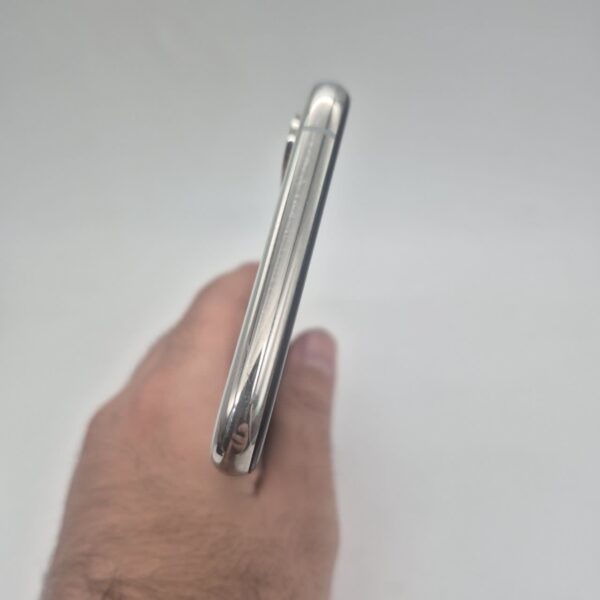 گوشی موبایل دست دوم اپل مدل iPhone XS  رنگ نقره ای ظرفیت 256GB تک سیم پارت نامبر  LL/A