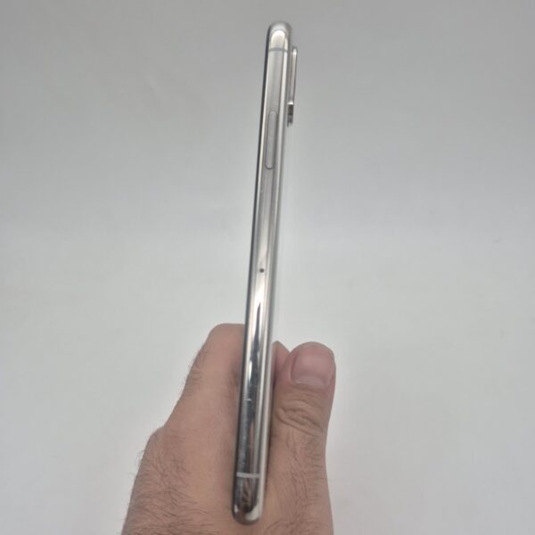 گوشی موبایل دست دوم اپل مدل iPhone XS  رنگ نقره ای ظرفیت 256GB تک سیم پارت نامبر  LL/A
