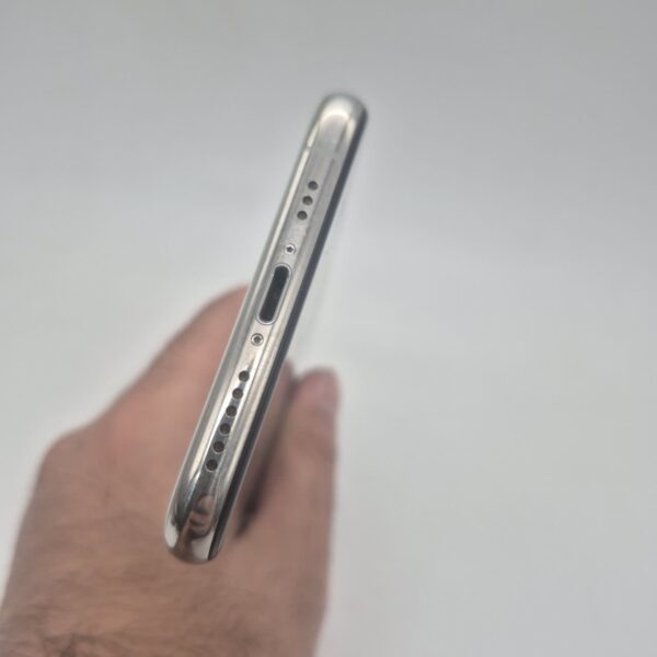 گوشی موبایل دست دوم اپل مدل iPhone XS  رنگ نقره ای ظرفیت 256GB تک سیم پارت نامبر  LL/A