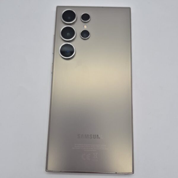 گوشی موبایل دست دوم سامسونگ مدل Galaxy S24 Ultra  ظرفیت 256 گیگ رم ۱۲ گیگ رنگ خاکستری
