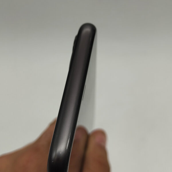 گوشی موبایل دست دوم اپل مدل iPhone 11 ظرفیت 128 گیگ رنگ مشکی CH/A