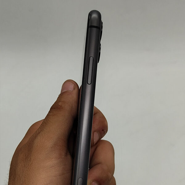 گوشی موبایل دست دوم اپل مدل iPhone 11 ظرفیت 128 گیگ رنگ مشکی CH/A