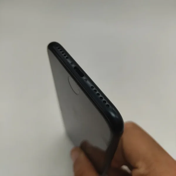گوشی موبایل دست دوم اپل مدل iPhone SE 2022 ظرفیت 128 گیگابایت مشکی