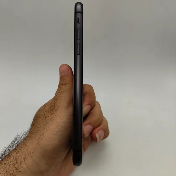 گوشی موبایل دست دوم اپل مدل iPhone 11 ظرفیت 128 گیگ رنگ مشکی CH دوسیم