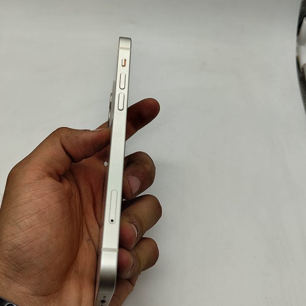 گوشی موبایل دست دوم اپل مدل iPhone 12 سفید ۱۲۸ گیگ ZAA