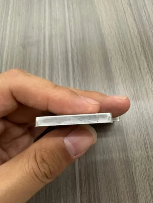 iphone 16 battery leak