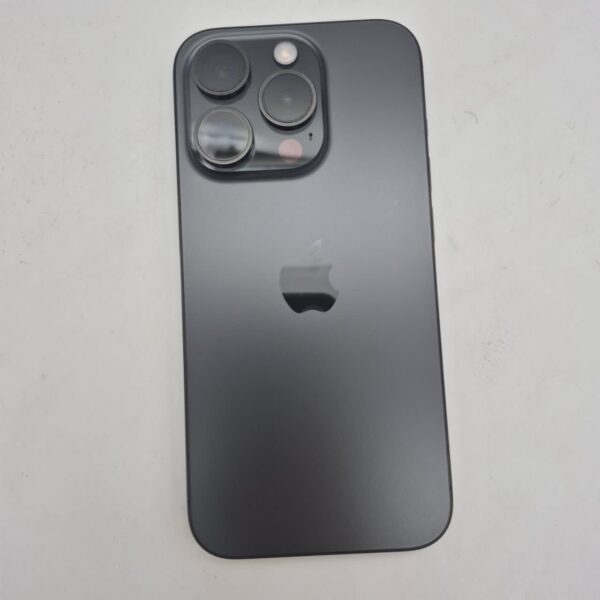 گوشی موبایل دست دوم اپل iPhone 15 Pro رنگ Black Titanium حافظه 1-ترابایت 5TQ43ZA/A رجیستر نشده