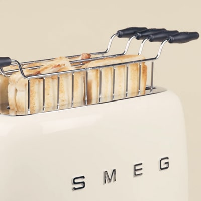 Smeg Toaster TSF02 Cream 1 min