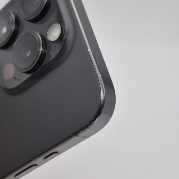 گوشی موبایل دست دوم iPhone 15 Pro رنگ Black Titanium حافظه 512 گیگ AA تک سیم کارت بدون ریجستر