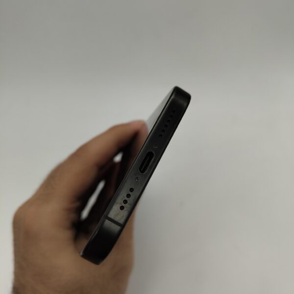 گوشی موبایل دست دوم iPhone 15 ProMax رنگ Black Titanium حافظه ۲۵۶ گیگ ZAA دو سیم کارت بدون ریجستر