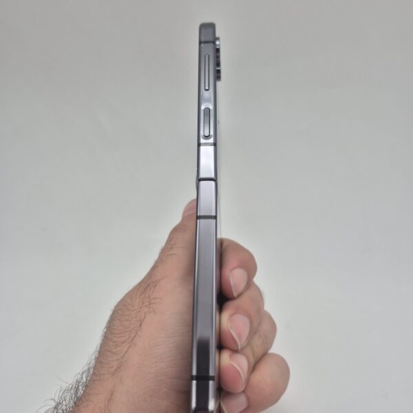 گوشی موبایل سامسونگ مدل Galaxy Z Flip 5 دست دوم - ظرفیت 256 گیگابایت رم 12 گیگابایت تک سیم‌کارت