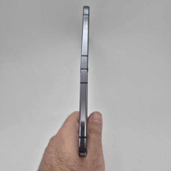 گوشی موبایل سامسونگ مدل Galaxy Z Flip 5 دست دوم - ظرفیت 256 گیگابایت رم 12 گیگابایت تک سیم‌کارت