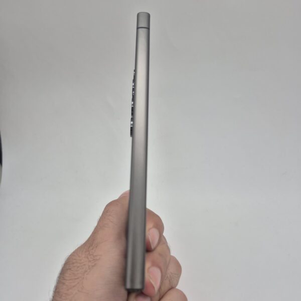گوشی موبایل دست دوم سامسونگ مدل Galaxy S24 Ultra  ظرفیت 256 گیگ رم ۱۲ گیگ رنگ مشکی تیتانیوم