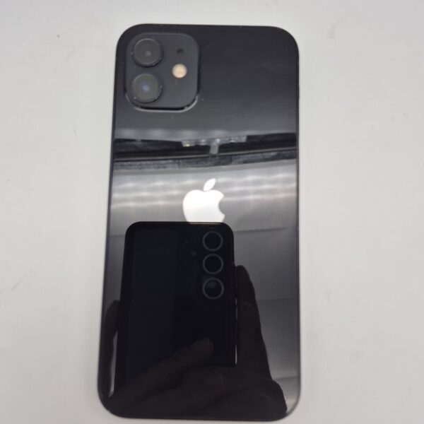 گوشی موبایل دست دوم اپل مدل iPhone 12 مشکی 128 گیگابایت دو سیم کارت CH