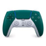 رنگ مخصوص Alpine Green: طراحی محدود‌النسخه با ظاهرِ سبز طبیعی و سفید ترکیبی قابلیت بازخورد لمسی پیشرفته (Haptic Feedback) برای تجربه بازی ملموس‌تر PlayStation +1 ماشه‌های تطبیقی (Adaptive Triggers) در دکمه‌های L2 و R2 با مقاومت متغیر متناسب با وضعیت بازی PlayStation +1 میکروفون داخلی برای ارتباط صوتی بدون نیاز به هدست در بعضی شرایط Icecat +1 اسپیکر داخلی Mono برای صدای بازی و جلوه‌های صوتی داخل کنترلر Icecat +1 جک هدفون ۳٫۵ میلی‌متری برای اتصال مستقیم هدفون یا هدست خارجی Icecat +1 سنسور حرکتی (ژیروسکوپ + شتاب‌سنج) برای کنترل موقعیت/حرکت در بعضی بازی‌ها Icecat +1 فضای طراحی ارگونومیک برای راحتی در جلسات طولانی بازی flitit باتری قابل شارژ داخلی (شارژ از طریق USB-C) PlayStation +1 دکمه «Crea­te» برای گرفتن اسکرین‌شات و محتوای تصویری / اشتراک گذاری لحظات بازی PlayStation