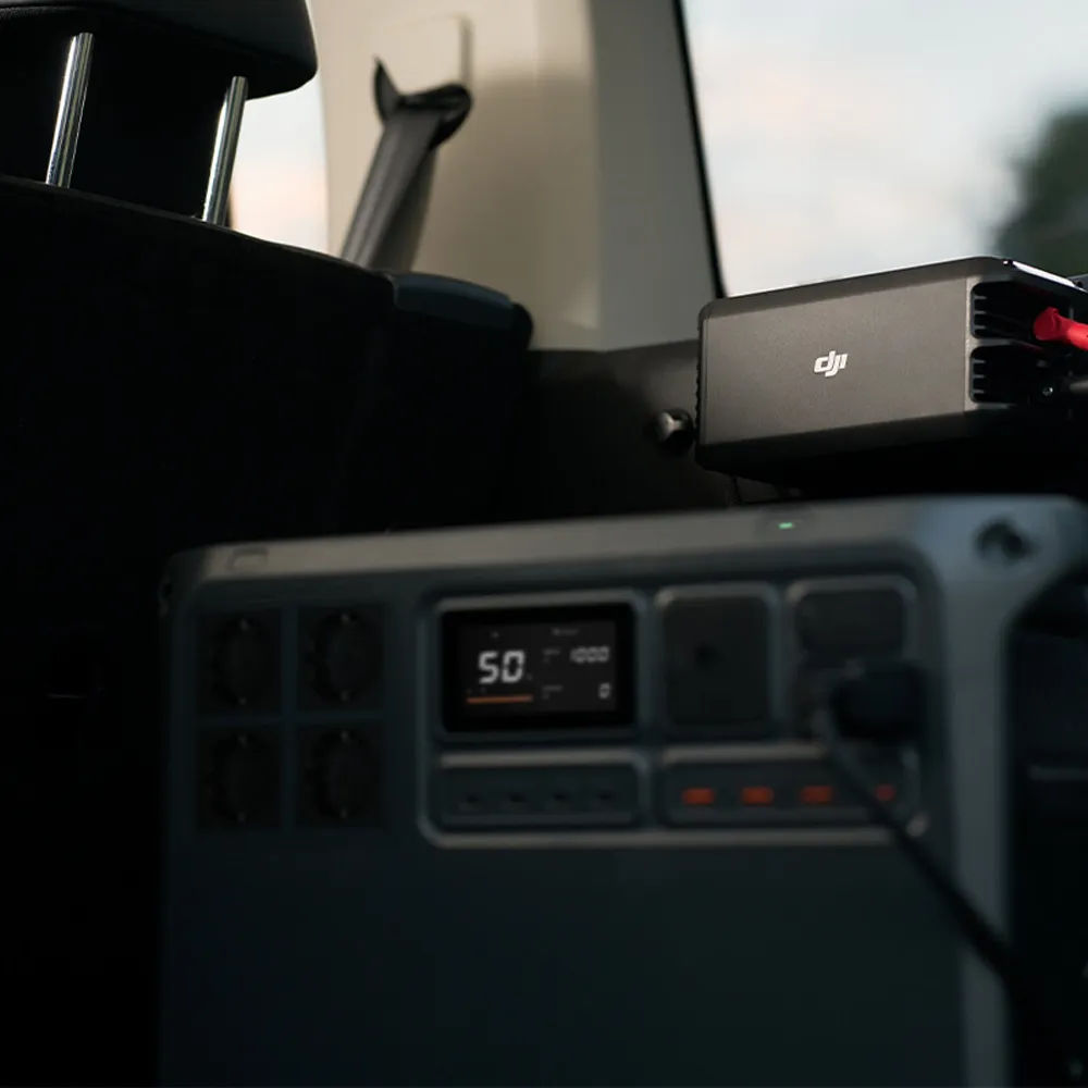 پاور استیشن دی جی آی مدل DJI Power 2000 CN ظرفیت ۲۰۴۸ واتساعت توان خروجی ۳۰۰۰ وات