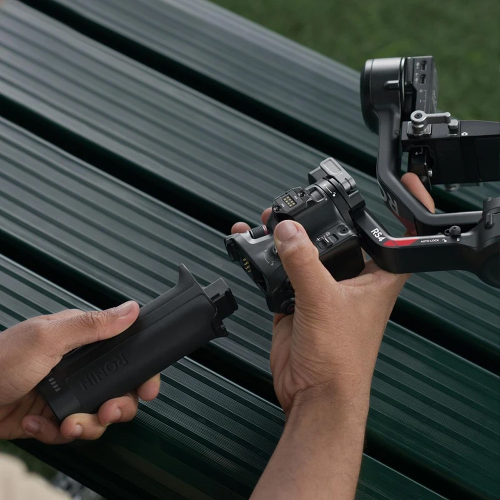 لرزشگیر سه محوره دوربین دی جی آی مدل Dji RS 4 Combo رنگ مشکی